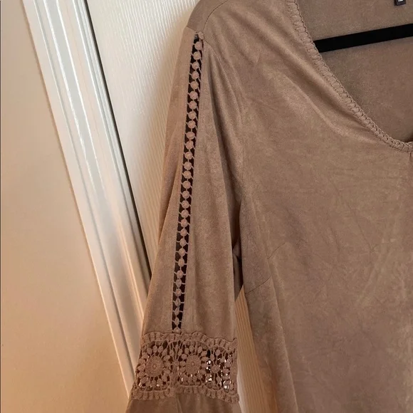 Hannah Bell Blouse - Picture 3 of 8